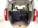 軽い力でサッと倒せるシートアレンジ。急に荷物が増えても、その場でサクッとスペースを広げられます。毎日の『困った』を『助かった』に変える工夫が満載です。