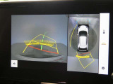パノラミックビューモニター付きです。車両を上から見たような映像をディスプレイオーディオ画面に表示。運転席からの目視だけでは見にくい、車両周辺の状況をリアルタイムでしっかり確認できます。