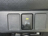 コーナーセンサーを車の前後に装備。障害物までの距離に応じて警告音を変えてお知らせ。縦列駐車時や駐車場・車庫などでの取り回しをサポートします。詳細は販売店スタッフまでおたずねください。