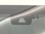 【トヨタセーフティセンス】走行中に前方の車両等を認識し、衝突しそうな時は警報とブレーキで衝突回避と被害軽減をアシスト。より安全にドライブをお楽しみいただけます。