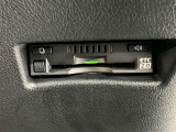 ETC車載器搭載しております。高速道路も料金支払いレーンに並ばず通過でき、とても便利です。ETCカードもお車購入時に入会する事ができます。お気軽にお問い合わせ下さい。