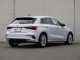 Audiが指定する独自の条件を全て満たした車だけが、認定資格を持つテクニシャンの手による100項目にも及ぶ点検・整備のプロセスを受け、お客様のもとへ届けられます。
