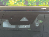 【スマートシティブレーキサポート】低速走行中に前方の車両等を認識し、衝突しそうな時は警報とブレーキで衝突回避と被害軽減をアシスト。より安全にドライブをお楽しみいただけます。