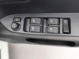当社は購入後のアフターケアを大切にしております。納車後、1ヶ月無料点検、半年ごとにあんしん点検、12ヶ月法定点検の誘致をします。また車検までの点検をセットにした『ワンダフルパスポート』を販売中です。