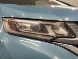 LEDヘッドライトは、点灯の瞬間から最大光量を発揮し、突然暗くなるトンネルなどでの安定感を高めます。
