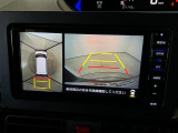 【パノラマモニター】車両周囲を上から見下ろしたような映像を表示。正確なモニタリングが可能になり、駐車時・幅寄せをアシストします!