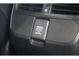 後部座席用にシガーソケットが付いているので、車から電源を取ることが出来ます!