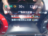 後側方車両検知警報と後側方衝突防止支援が装備されており車線変更時や後退時にも安心です♪