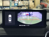 駐車支援システム付。検知表示とブザーで車庫入れや縦列駐車をサポートします。