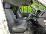 運転席シート廻りは使用感も少なく、良好な状態となっています。丁寧に使われていたことがよくわかりますね。