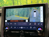 【パノラミックビューモニター】専用のカメラにより、上から見下ろしたような視点で360度クルマの周囲を確認することができます☆死角部分も確認しやすく、狭い場所での切り返しや駐車もスムーズに行えます。