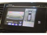 純正のマルチビューカメラが装備されています!上から見下ろしたような視界のカメラが駐車をサポートします!
