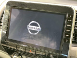 【大画面ナビ】人気の大型10インチナビを装備。存在感のある大画面はインパクト大!ナビ利用時のマップ表示は見やすく、テレビやDVDは臨場感がアップ!いつものドライブがグッと楽しくなります♪