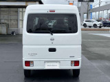 初度登録月から数えての日産自動車の新車保証を継承いたします。(3年6万キロ走行までの一般保証、5年10万キロ走行までの特別保証)