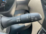 トンネル進入時や暗くなれば自動点灯するオートライトです。
