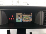 車の全周囲の画像が表示されます。運転席から見づらい個所なども、上空から見たような映像で確認できます。映像のきりかえも出来、後方確認だけでなく大変便利な機能です。