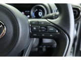 【レーダークルーズコントロール】アクセルペダルを踏まなくても、車間制御モードでは、先行車の車速変化に合わせた追従走行を行い、自動的に加速・減速・停止をします。