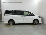 この度は、当社の展示車をご覧いただきまして、誠に有難うございます。自信をもってお勧めできる車となりますので、ごゆっくりご覧頂きたいと思います。