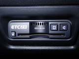 デザインスッキリのビルトイン『ETC』!高速道路の特典はもちろん、キャッシュレスなので料金所では徐行するだけで通過可能です!