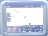 ●JEEP純正ナビ:一体感のあるナビは、高級感ある車内を演出してくれます。Bluetooth再生などオーディオ機能も充実しておりますので、運転もより楽しめます♪