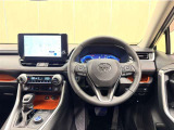 RAV4ならではの見晴らしのよい前方視界で、快適なドライブをお楽しみいただけます。