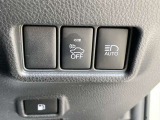 【車両接近通報一時停止スイッチ】低速走行時の「ヒュイーン」という擬音を一時的にオフにできるスイッチです。深夜や早朝の住宅街でも、静かに周囲に気兼ねなく走行できます。