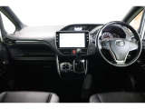 広々とした運転席まわりで、快適ドライブが楽しめます!