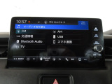 センターパネルにスッキリと収まった純正オーディオです。お気に入りの音楽・ラジオを聴きながら楽しいドライブをお楽しみくださいね。