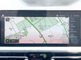 ●BMW純正ナビ:一体感のあるナビは、高級感ある車内を演出してくれます。Bluetooth再生などオーディオ機能も充実しておりますので、運転もより楽しめます♪