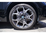 BMW承認の純正タイヤを装備しております☆お問合せ(無料ダイヤル)0078-6002-613077迄お待ちしております。大阪府吹田市芳野町5-55 毎水曜、第二・第三火曜日定休 営業時間10:00〜18:00