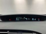 メーターが運転席から見やすいインパネ中央部に配置してるので走行中の視線移動が少なく快適です。