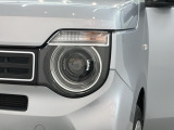 LEDヘッドライトは、点灯の瞬間から最大光量を発揮し、突然暗くなるトンネルなどでの安定感を高めます。