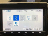 Bluetooth(ブルートゥース)接続機能付き。スマートフォンなどからお気に入りの音楽をワイヤレス再生できます。ドライブがさらに楽しくなりますね。