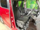 運転席シート廻りは使用感も少なく、良好な状態となっています。丁寧に使われていたことがよくわかりますね。