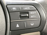 【アダプティブクルーズコントロール】高速道路での長距離走行が楽に!!自動で速度を保つクルーズコントロールが、衝突軽減システムと連携し、前方の車両を感知して車間を保つように速度調節してくれます!!