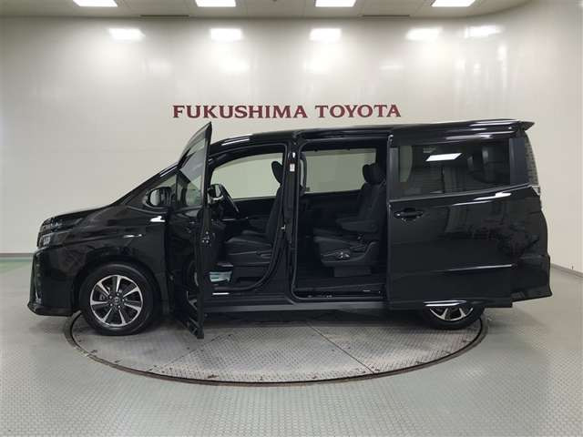 トヨタ ヴォクシー 2.0 ZS の中古車詳細 (74,000km, ブラック, 福島県