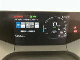 【レーンディパーチャーアラート】道路上の白線(黄線)をカメラで認識、ドライバーがウインカー操作を行わずに車線を逸脱する可能性がある場合、ブザーとディスプレイで注意喚起。