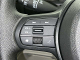 ステアリングスイッチ装備!運転しながら手元でオーディオの操作などができます。