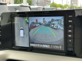 アラウンドビューモニターは、まるで上空から見たような映像で駐車をサポート!苦手な駐車も心強いですね!