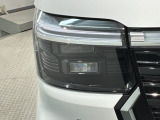 LEDヘッドライトは、点灯の瞬間から最大光量を発揮し、突然暗くなるトンネルなどでの安定感を高めます。
