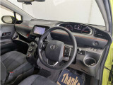 見通しのよいすっきりとした視界で、誰でも運転しやすいです。運転のしやすさは疲れにくさにも繋がりますよ♪
