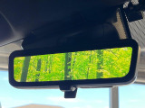 【デジタルインナーミラー】後席の大きな荷物や同乗者で後方が確認しづらい時でも安心!カメラが撮影した車両後方の映像をルームミラー内に表示。クリアな視界で状況の確認が可能です!