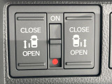 【両側パワースライドドア】スマートキーや運転席のスイッチで後席両側スライドドアの開閉が可能♪電動だから力を入れてドアを開ける必要が無く、小さなお子様でも簡単に開け閉めでき快適です♪