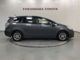 【まるごとクリーニング】シートを取り外し、車内を徹底洗浄。隅々まで丁寧に仕上げています。
