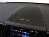 【harman/kardon】世界のオーディオファン垂涎のプレミアムサウンドシステムを搭載。原音に近い音場空間を忠実に再現。乗る人すべてに最良の音響体験を提供します。