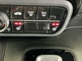 運転席/助手席シートヒーターで寒い日もすぐに温かくなり快適に過ごせます。2段階の温度調整が可能です