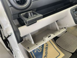 ダッシュボード周辺画像です。小物を置くのに便利な収納スペースです(^^♪