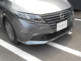 移動物が近づくと知らせてくれるMOD付きです。車の周りを歩いている人や自転車など動いているものを検知してディスプレイへの表示とブザーでドライバーに注意を促します。