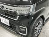 LEDヘッドライトは、点灯の瞬間から最大光量を発揮し、突然暗くなるトンネルなどでの安定感を高めます。