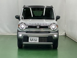 車の顔ともいえるヘッドライトは、丸目で愛嬌を感じさせるデザインです。